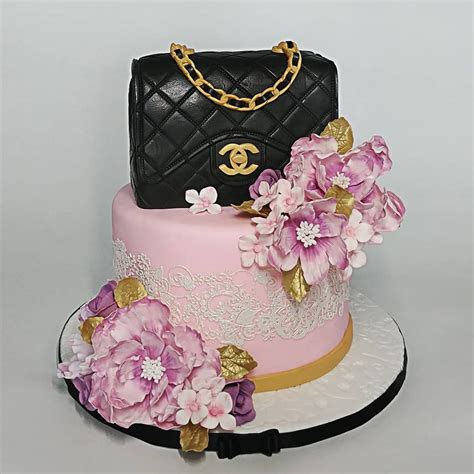 how to make a pink chanel purse cake|Chanel purse cake.